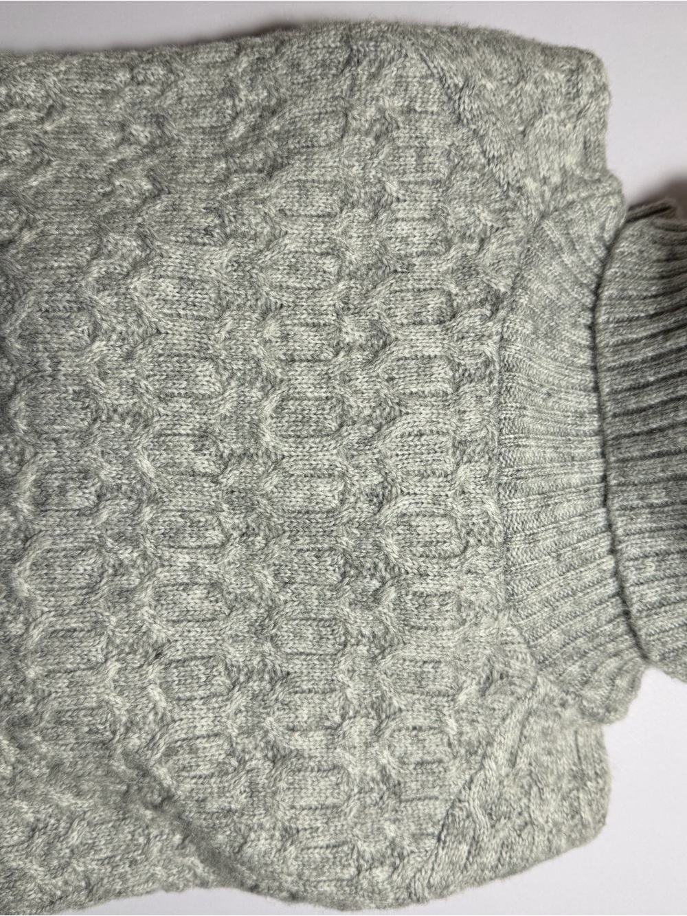 NWT Women's Light Gray Cable Turtleneck Sweater - Picture 4 of 7